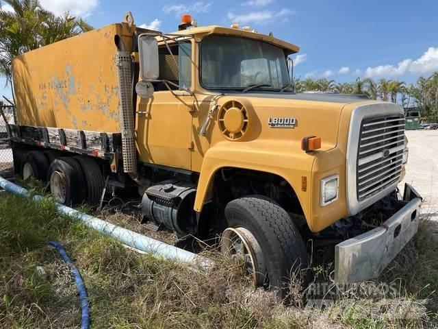 Ford LT8000 Tankvogne - vand