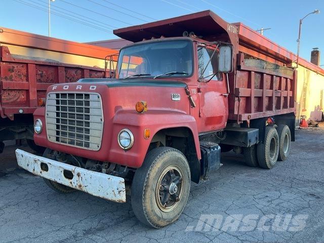 Ford LT8000 Lastbiler med tip