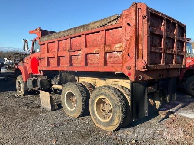 Ford LT8000 Lastbiler med tip