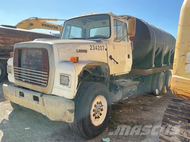 Ford LT9000 Tankvogne - vand
