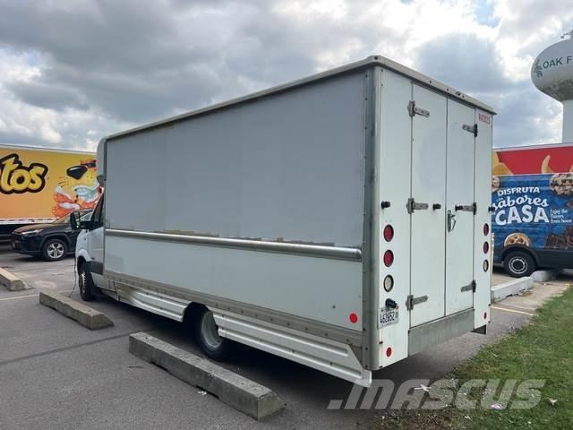 Freightliner  Varevogne