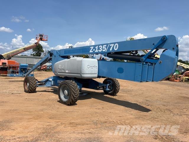 Genie Z-135 Bomlifte med knækarm