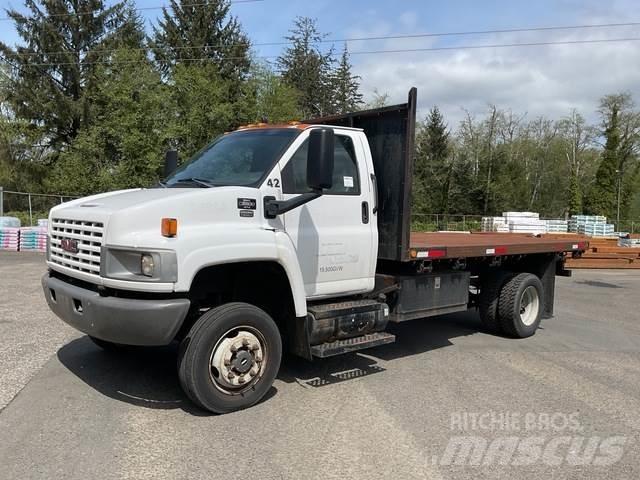 GMC C5500 Lastbil med lad/Flatbed