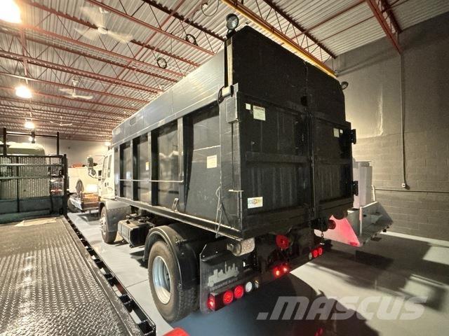 GMC T7500 Skip loader