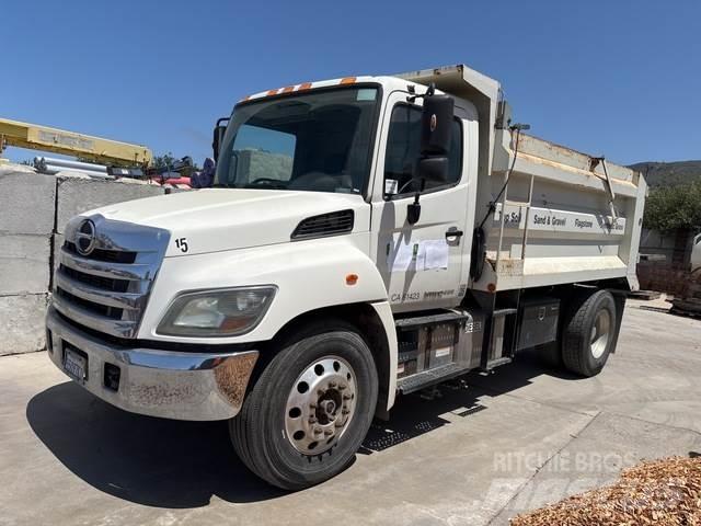 Hino  Lastbiler med tip