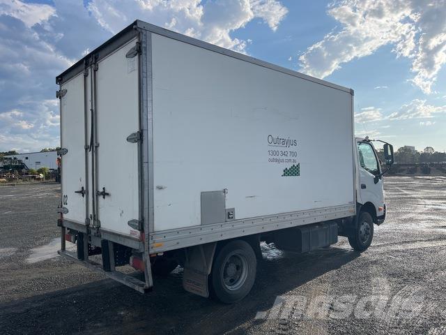 Hino 300 721 Fast kasse