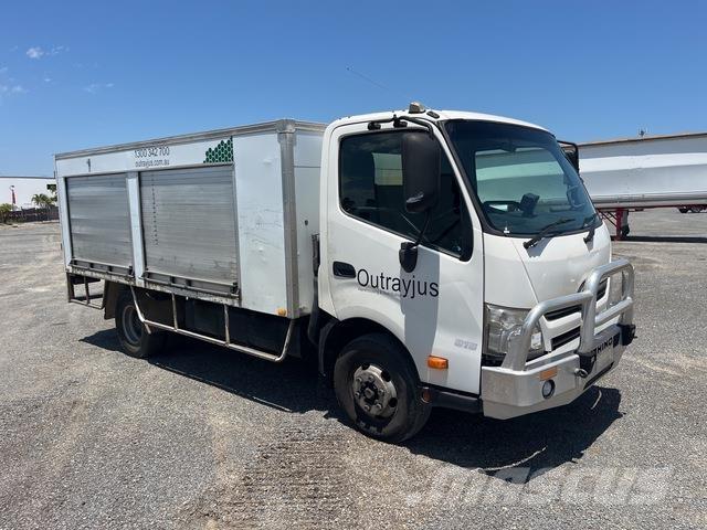 Hino 300 816 Fast kasse