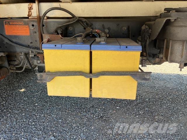 Hino 300 816 Fast kasse