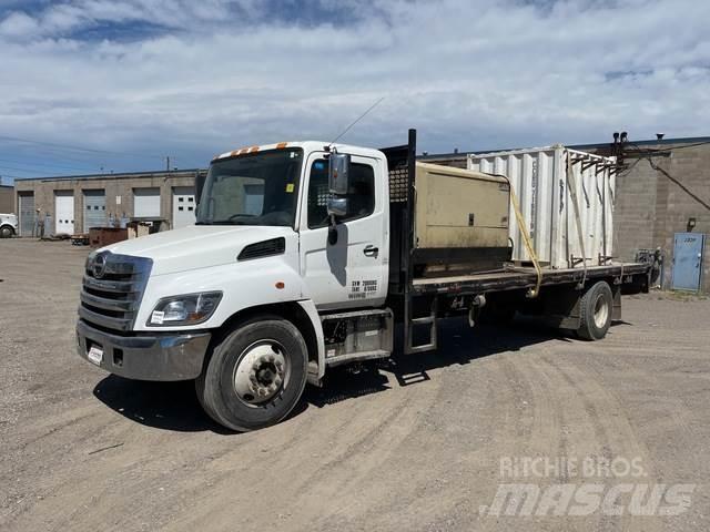Hino 308 Lastbil med lad/Flatbed