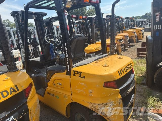 Hyundai 30D-9 Gaffeltrucks - andre