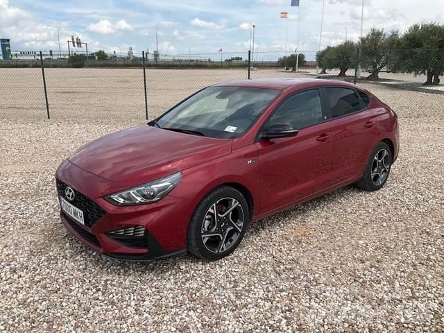 Hyundai i30 Biler