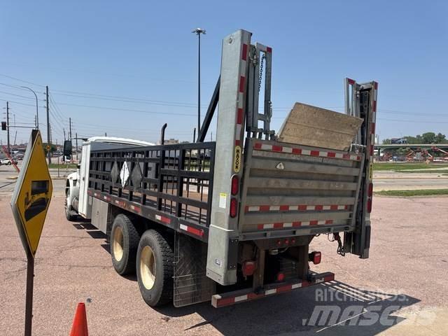 International  Lastbil med lad/Flatbed