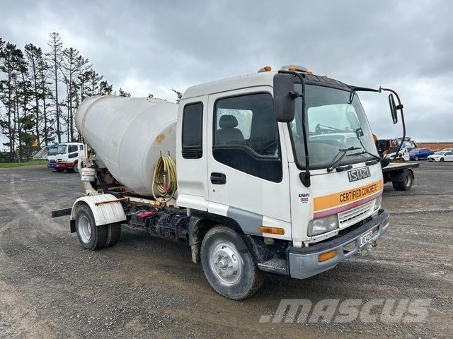 Isuzu Forward Tankvogne - vand