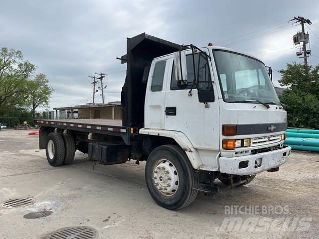 Isuzu FTR Lastbiler med tip