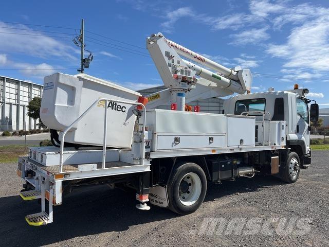 Isuzu FTR900 Lastbilmonterede lifte