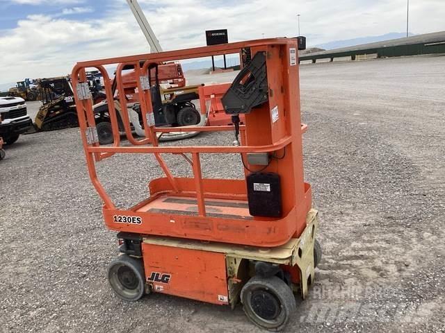 JLG 1230ES Søjlelifte
