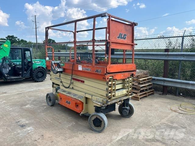 JLG 3246ES Saxlifte