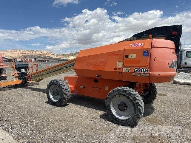 JLG 600S Teleskoplifte