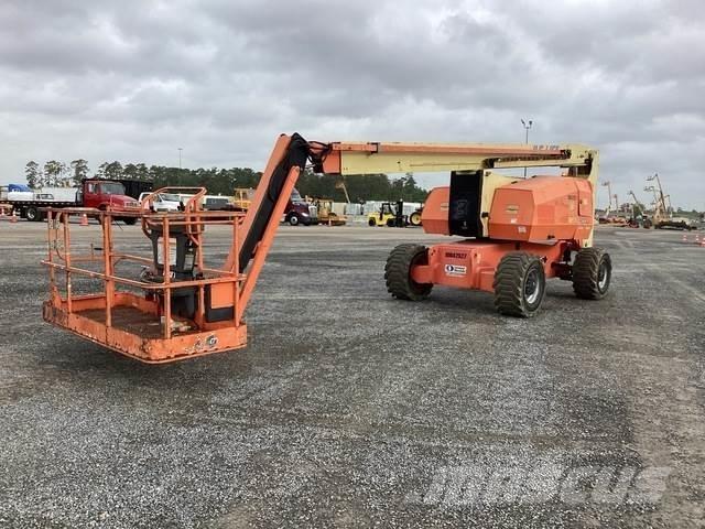 JLG 800 AJ Bomlifte med knækarm