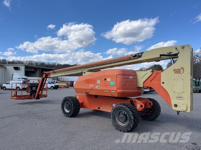 JLG 800 AJ Bomlifte med knækarm