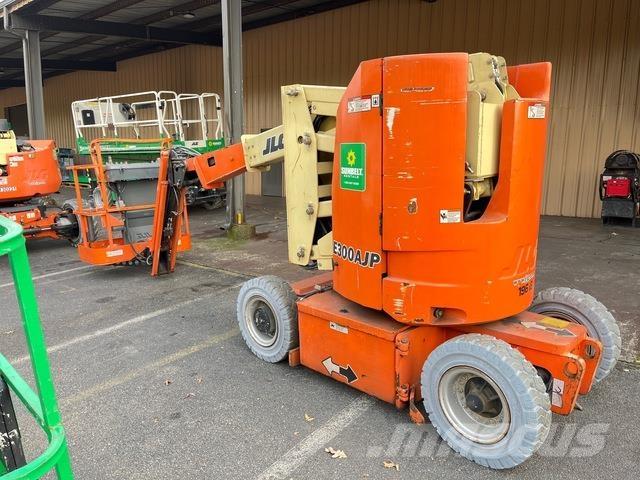 JLG E300 AJP Bomlifte med knækarm