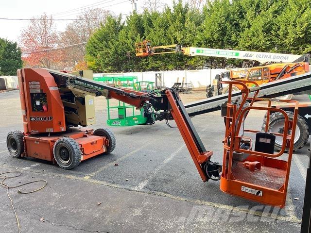 JLG E300 AJP Bomlifte med knækarm