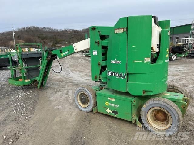 JLG E300AJ Bomlifte med knækarm