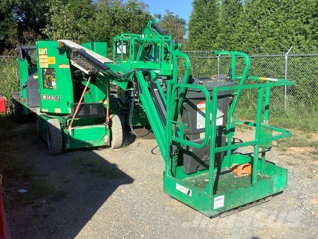 JLG E300AJ Bomlifte med knækarm