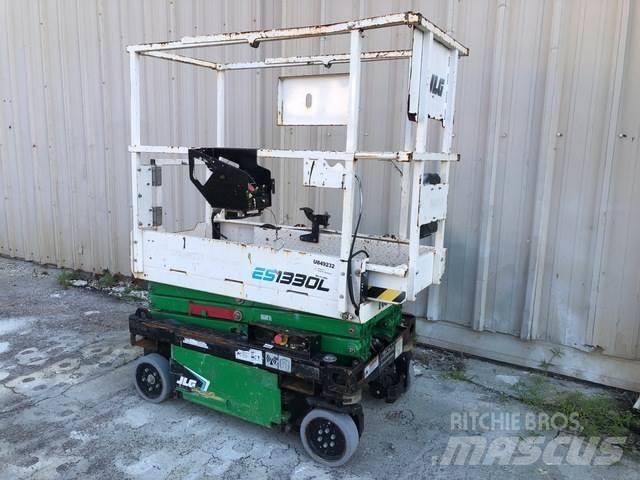 JLG ES1330L Saxlifte