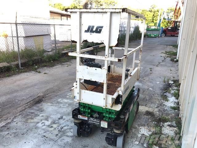JLG ES1330L Saxlifte