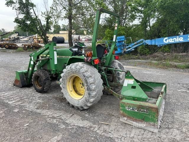 John Deere  Kompakte traktorer