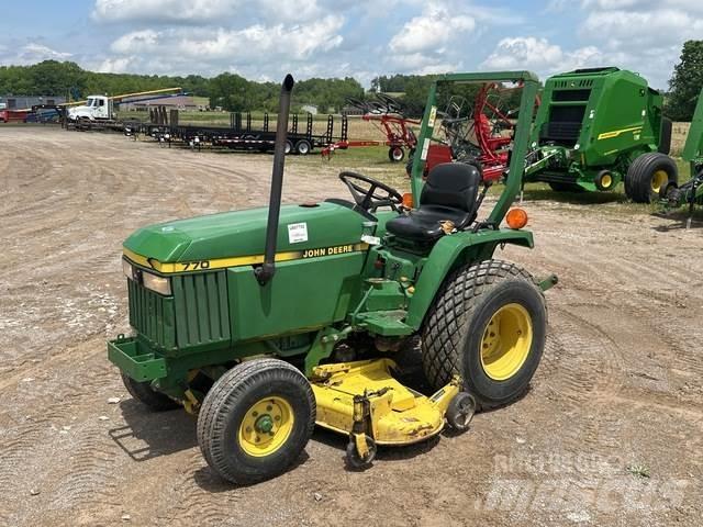 John Deere 770 Kompakte traktorer
