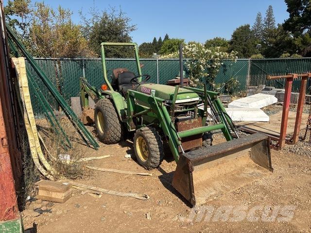 John Deere 790 Kompakte traktorer