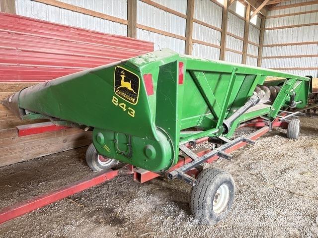 John Deere 843 Entreprenør - Andet