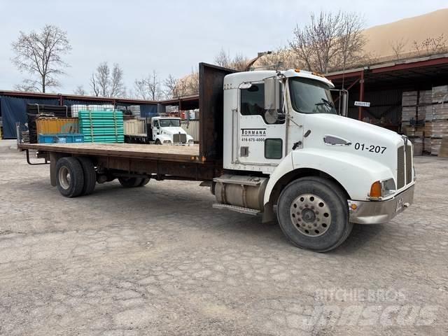 Kenworth T300 Lastbil med lad/Flatbed