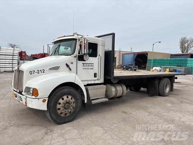 Kenworth T300 Lastbil med lad/Flatbed