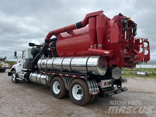 Kenworth T400 Gravemaskiner på larvebånd
