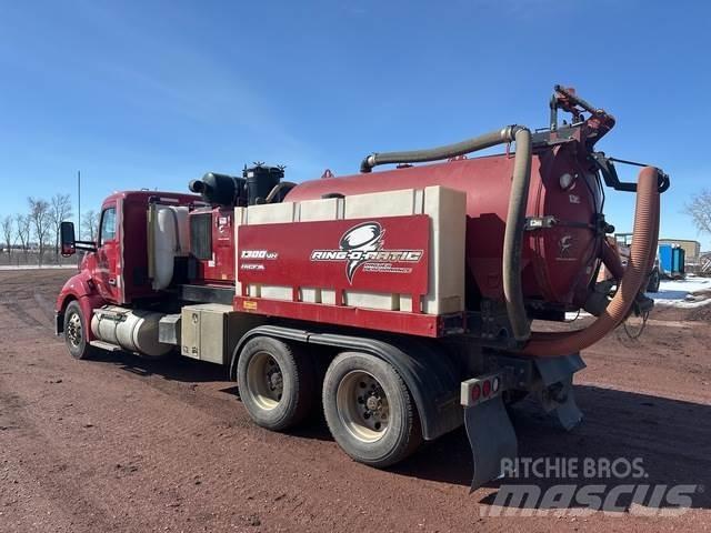 Kenworth T680 Gravemaskiner på larvebånd