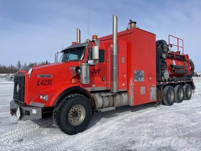 Kenworth T800 Gravemaskiner på larvebånd