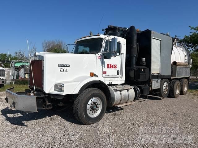 Kenworth T800 Gravemaskiner på larvebånd