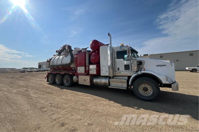 Kenworth T800 Gravemaskiner på larvebånd