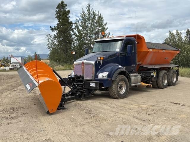 Kenworth T880 Sneskovle og -plove