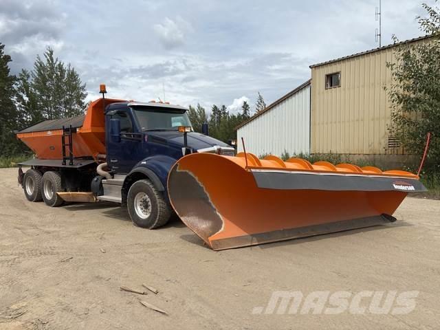Kenworth T880 Sneskovle og -plove