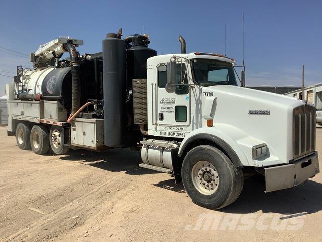 Kenworth T880 Gravemaskiner på larvebånd