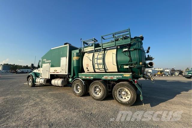 Kenworth T880 Gravemaskiner på larvebånd
