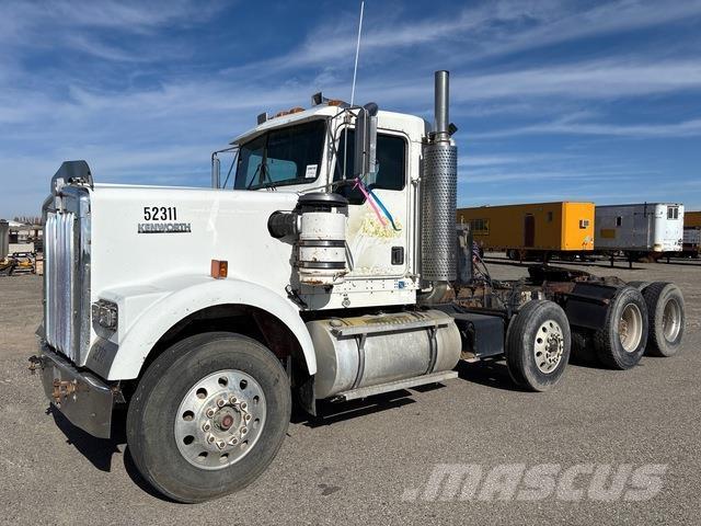 Kenworth W900B Trækkere