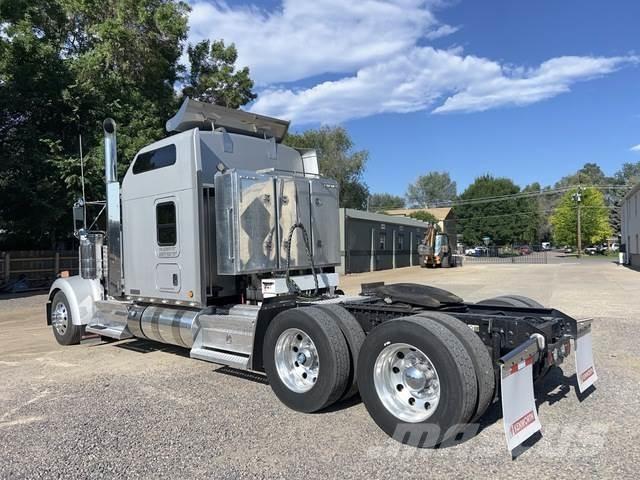 Kenworth W900L Trækkere
