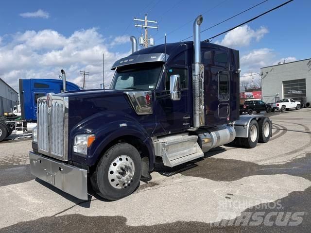 Kenworth W990 Trækkere