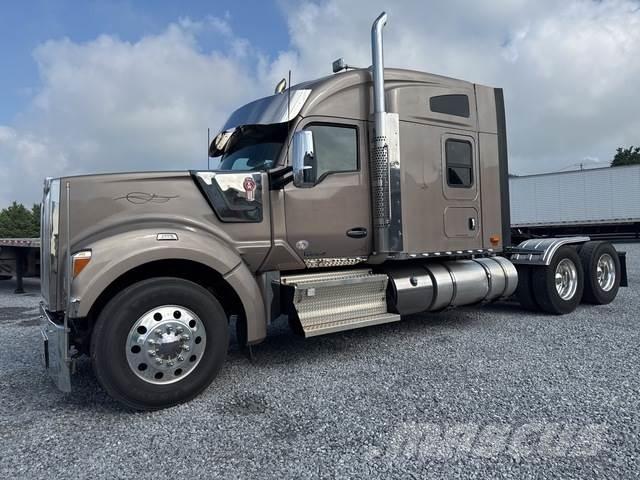 Kenworth W990 Trækkere