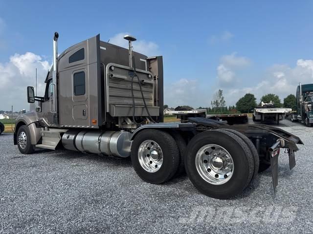 Kenworth W990 Trækkere